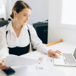 Comment bien réviser pour réussir son code de la route