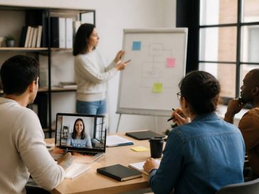 Comment construire un parcours de formation hybride efficace entre e-learning et présentiel en 2026